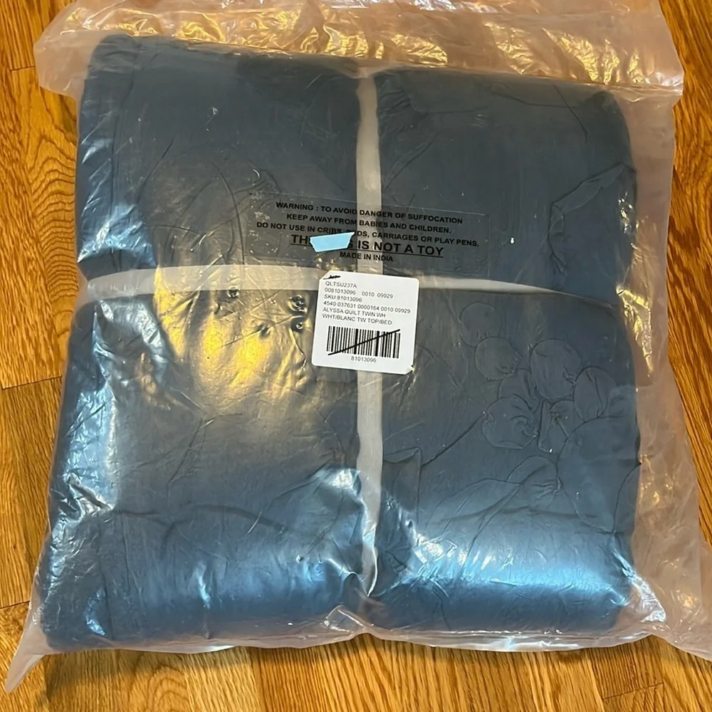 Anthropologie Alyssa Jersey Quilt Navy Size Twin NWT